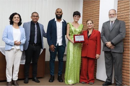 Thais Biscuola recebe título de Cidadã Matonense — foto 2 de 3