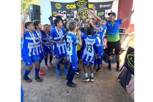 Escolinha Fantick é bicampeã da Copa AME — foto 2 de 2