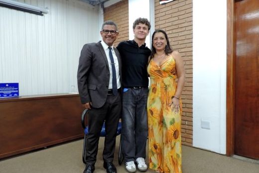 Câmara concede Honra ao Mérito ao bailarino João Pedro — foto 9 de 11