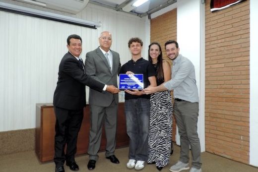 João Pedro Silva recebe Título de Honra ao Mérito — foto 2 de 2