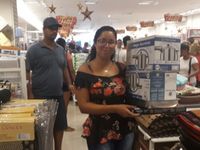 Muita gente aproveitou as grandes promoções