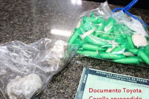 Operação policial tem apreensão de drogas, carro e arma — foto 2 de 3