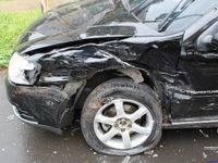 Colisão entre dois carros no IV Centenário deixa 5 pessoas feridas — foto 3 de 7