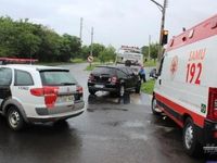 Colisão entre dois carros no IV Centenário deixa 5 pessoas feridas — foto 5 de 7