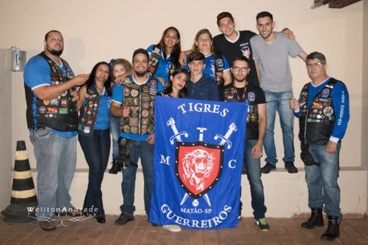 Motoclube arrecada leite para Associação de Combate ao Câncer — foto 2 de 3