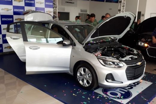 Onix Plus é apresentado em Matão pela Graciano — foto 3 de 9