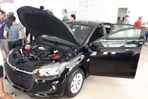 Onix Plus é apresentado em Matão pela Graciano — foto 4 de 9