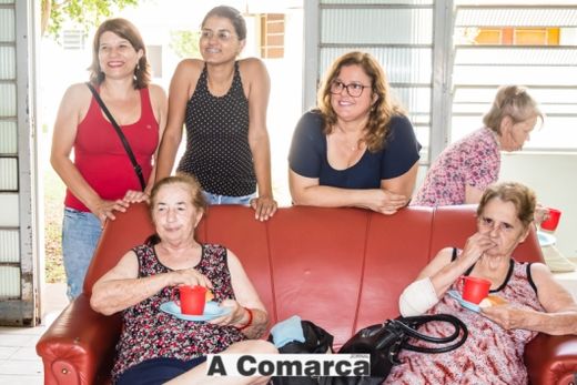 Corte Solidário faz idosos felizes — foto 6 de 13