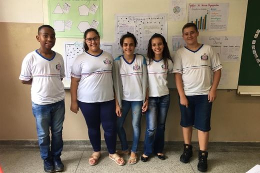 Alunos constroem cantinho de leitura — foto 2 de 14