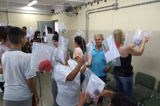 Alunos constroem cantinho de leitura — foto 3 de 14